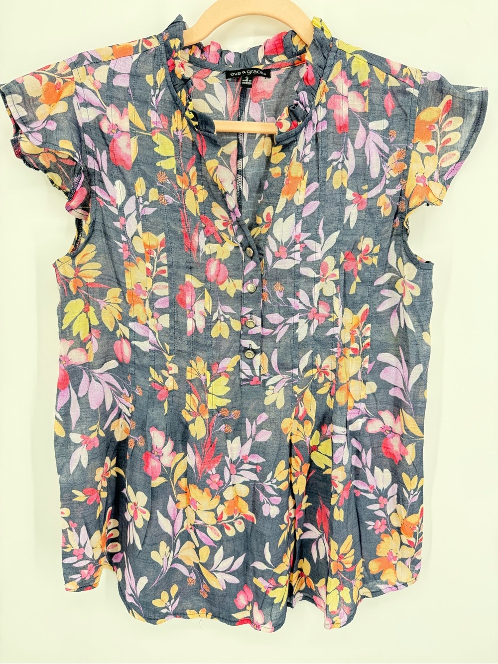 Ava & Grace Floral Flutter Sleeve Pintuck Henley Blouse Top Charcoal Pink Gray S